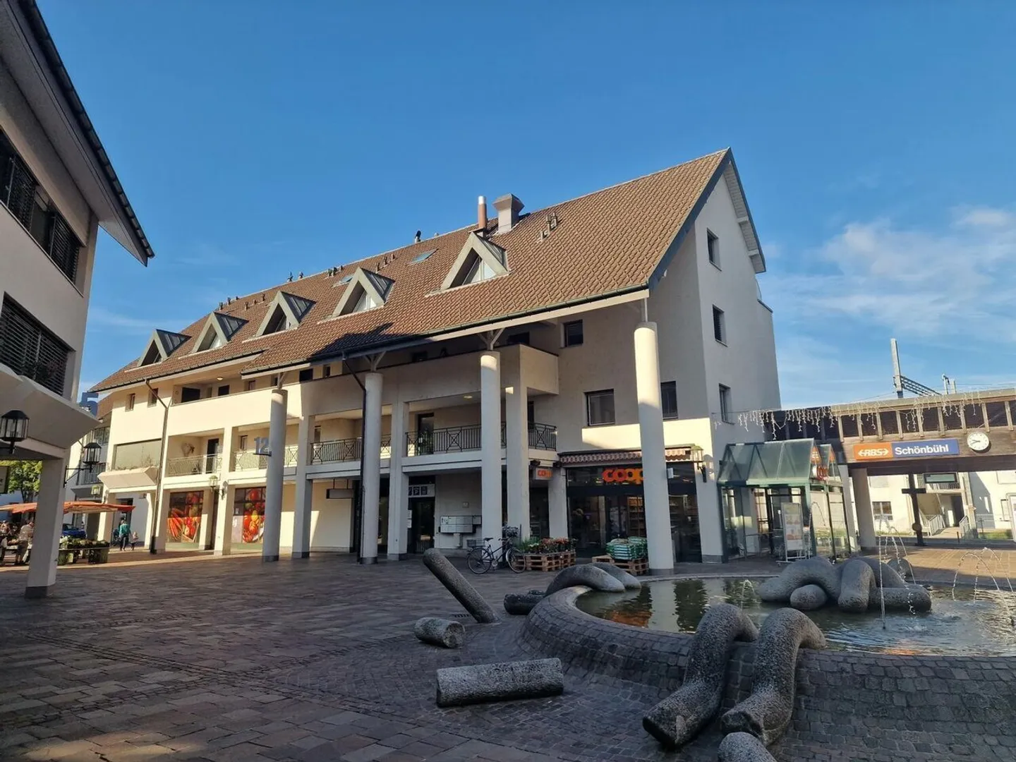 Geräumige Wohnung mit grosser Terrasse - Foto 2 von 9