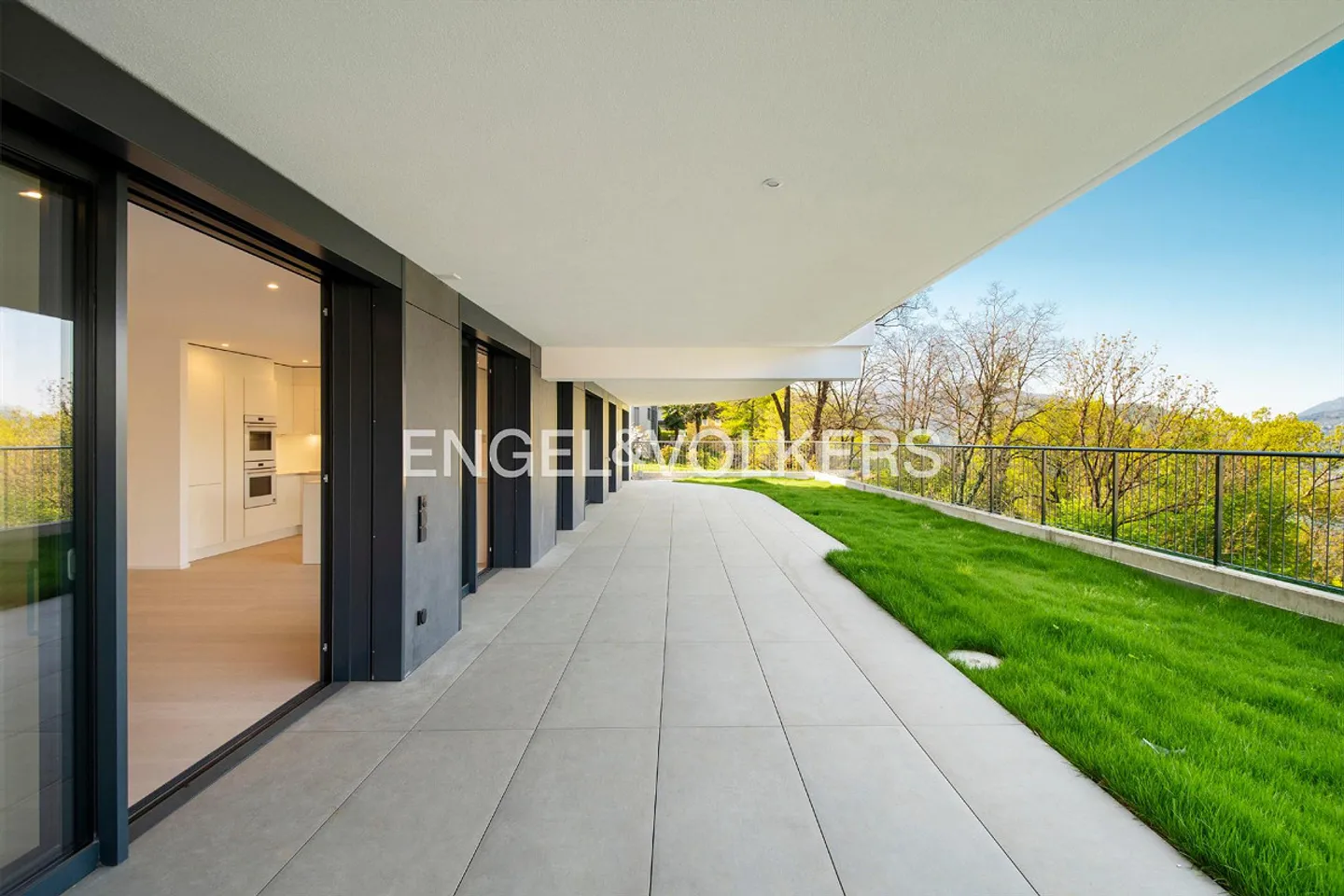 Appartamento di nuova costruzione con giardino e vista lago - Foto 13 di 13