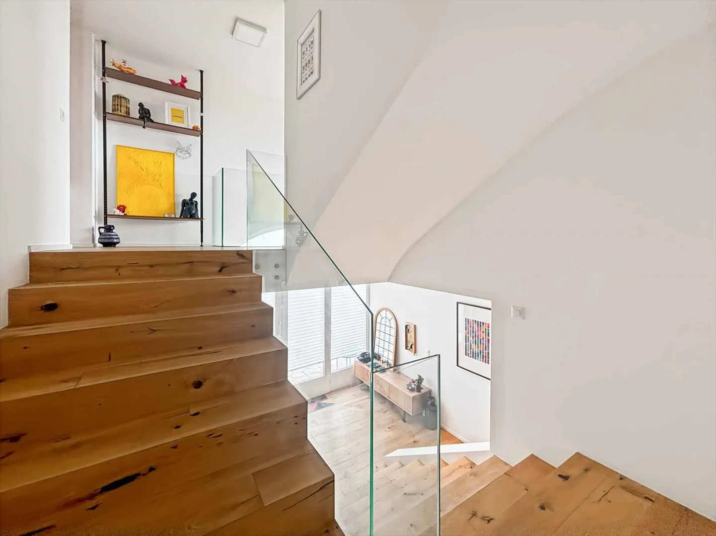 Duplex 6,5 camere con vista lago completamente ristrutturato - Foto 7 di 13