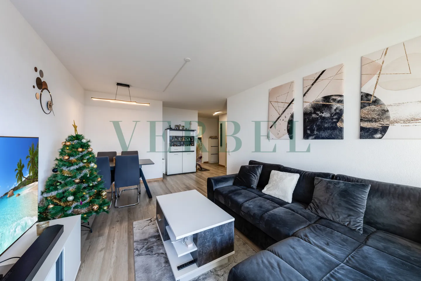 Bellissimo appartamento ristrutturato di 3,5 locali con magnifica vista sul lago - Foto 2 di 11