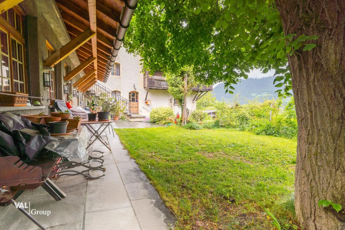 A Unique Ensemble with Potential - Living, Renting, Designing - Photo 13 of 13