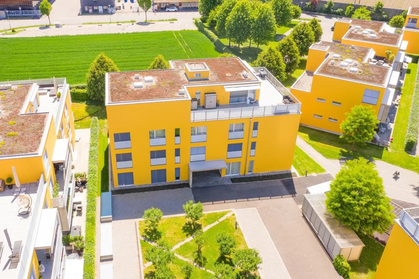 Moderne Wohnung mit Sitzplatz - Foto 3 von 12
