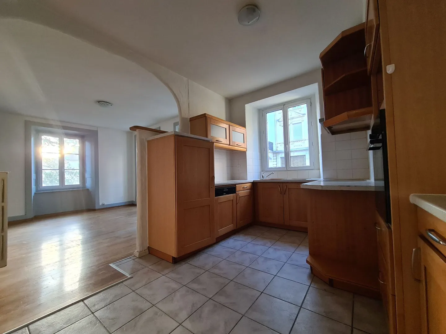 Spacious 5-Room Apartment - Photo 1 of 8