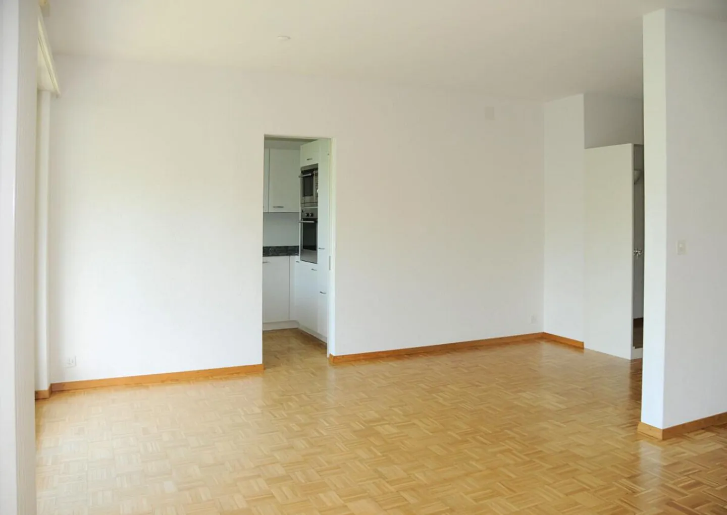 Votre nouveau chez-vous : appartement rénové de 4,5 pièces avec balcon ! - Photo 2 sur 10