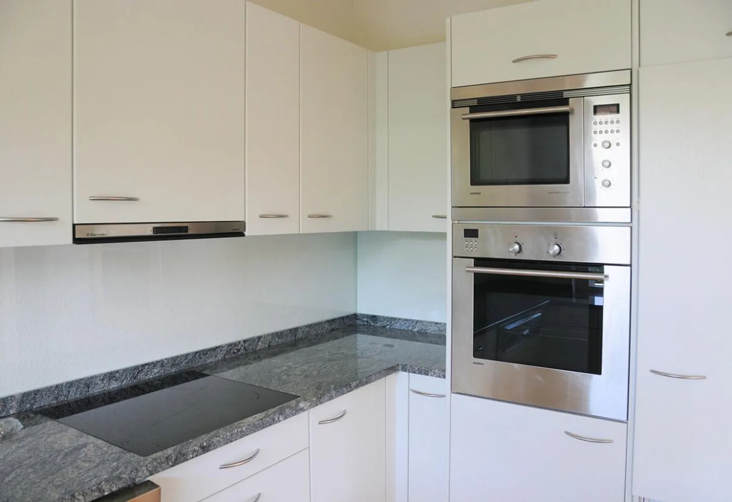 Votre nouveau chez-vous : appartement rénové de 4,5 pièces avec balcon ! - Photo 6 sur 10
