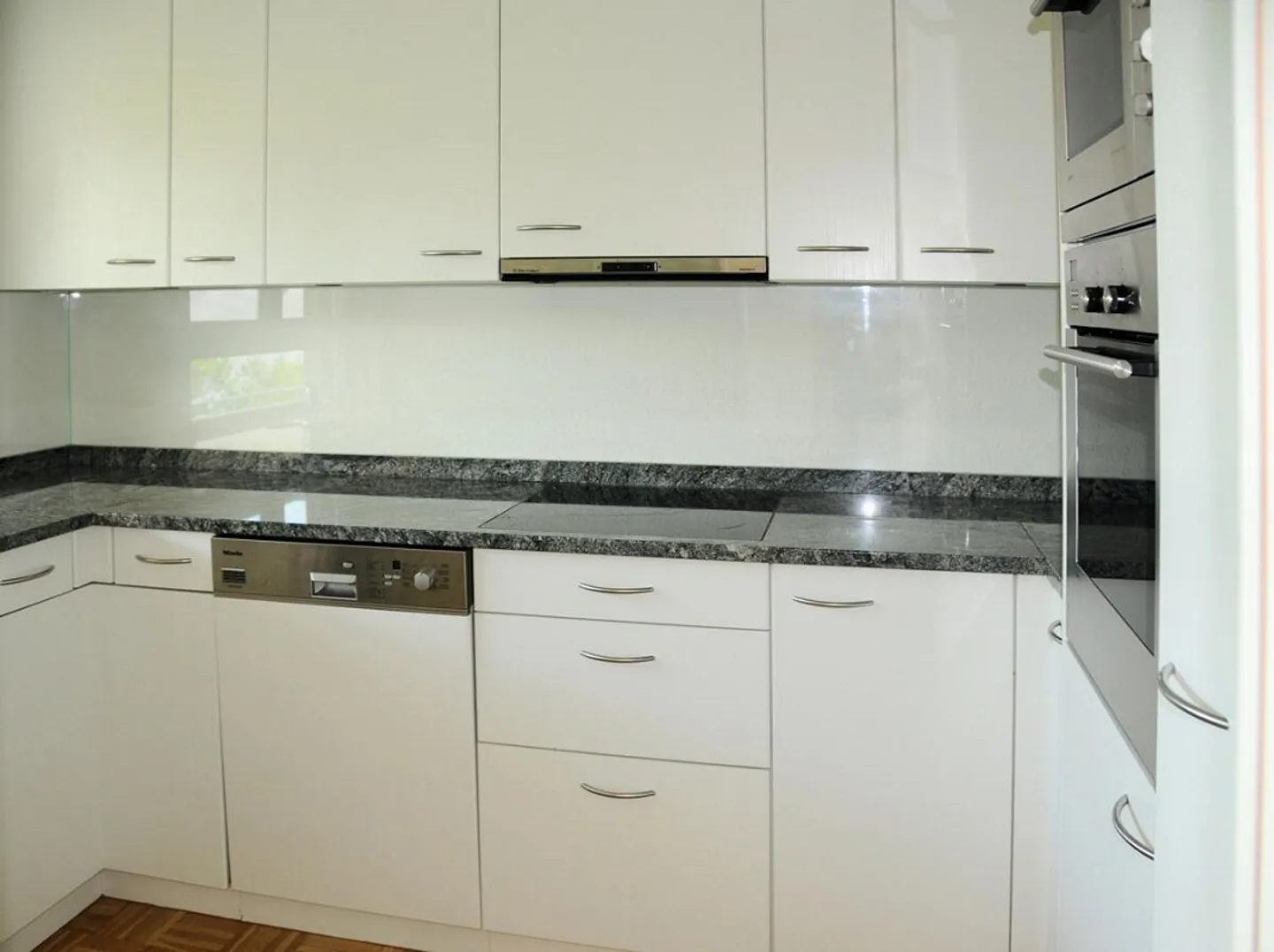 Votre nouveau chez-vous : appartement rénové de 4,5 pièces avec balcon ! - Photo 7 sur 10