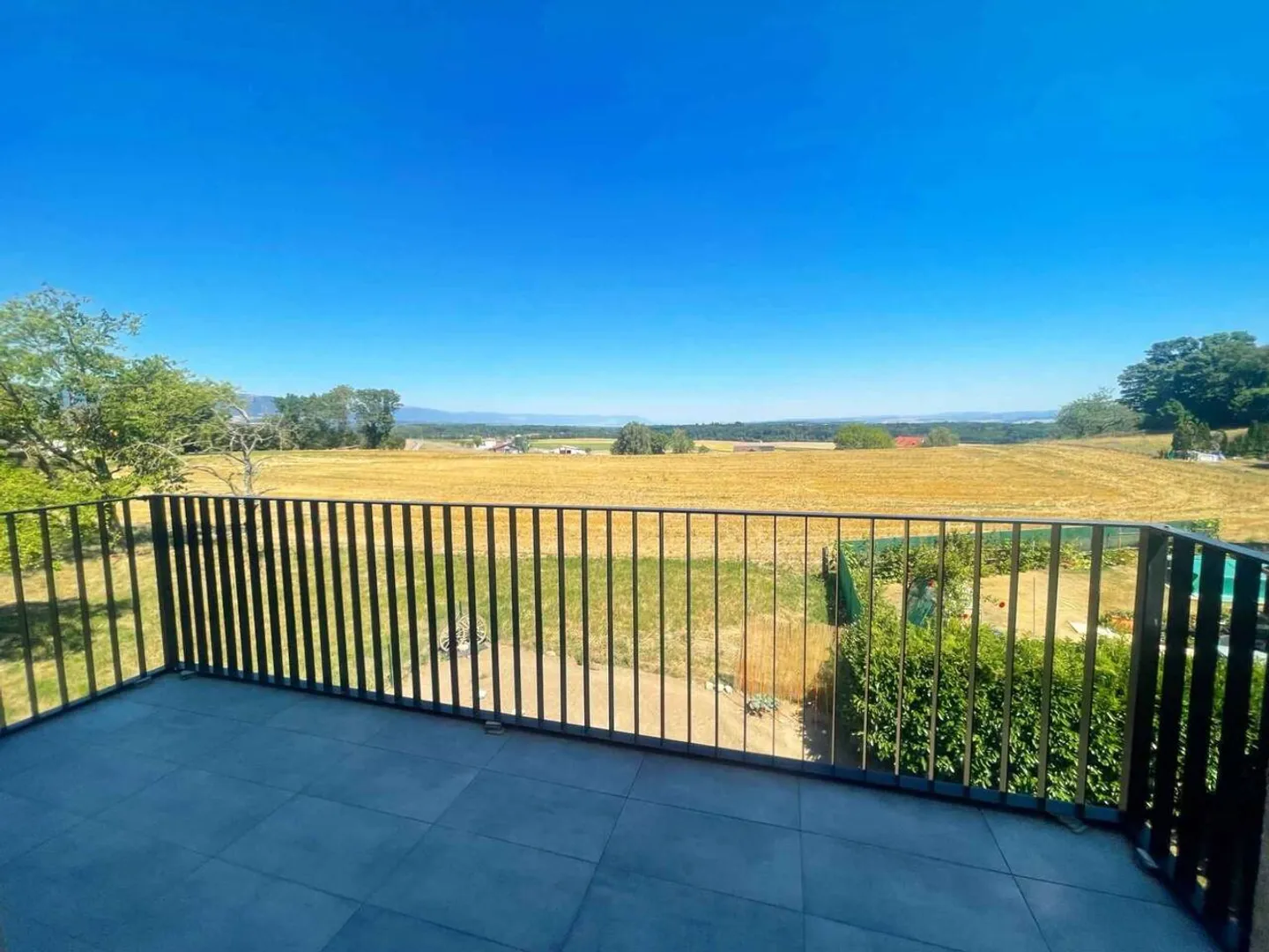 2.5-room apartment in Pampigny with unobstructed view - Photo 1 of 6