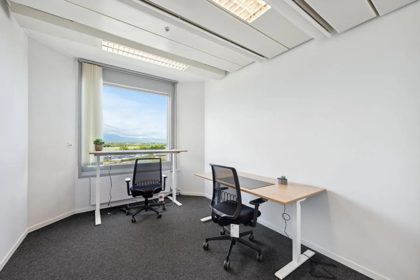 Office 1 room - Photo 12 of 13