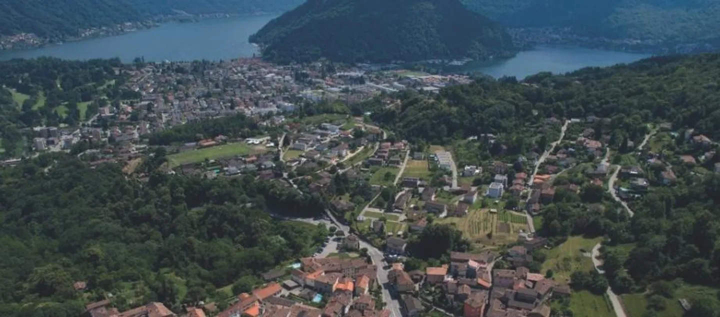 Bellissimo Attico di 3.5 loc Ristrutturato con Mezzanino - Residenza Primaria - Schöne renovierte 2-s.Zimmer-Dachgeschosswohnung mit Mezzazin - Foto 2 di 19