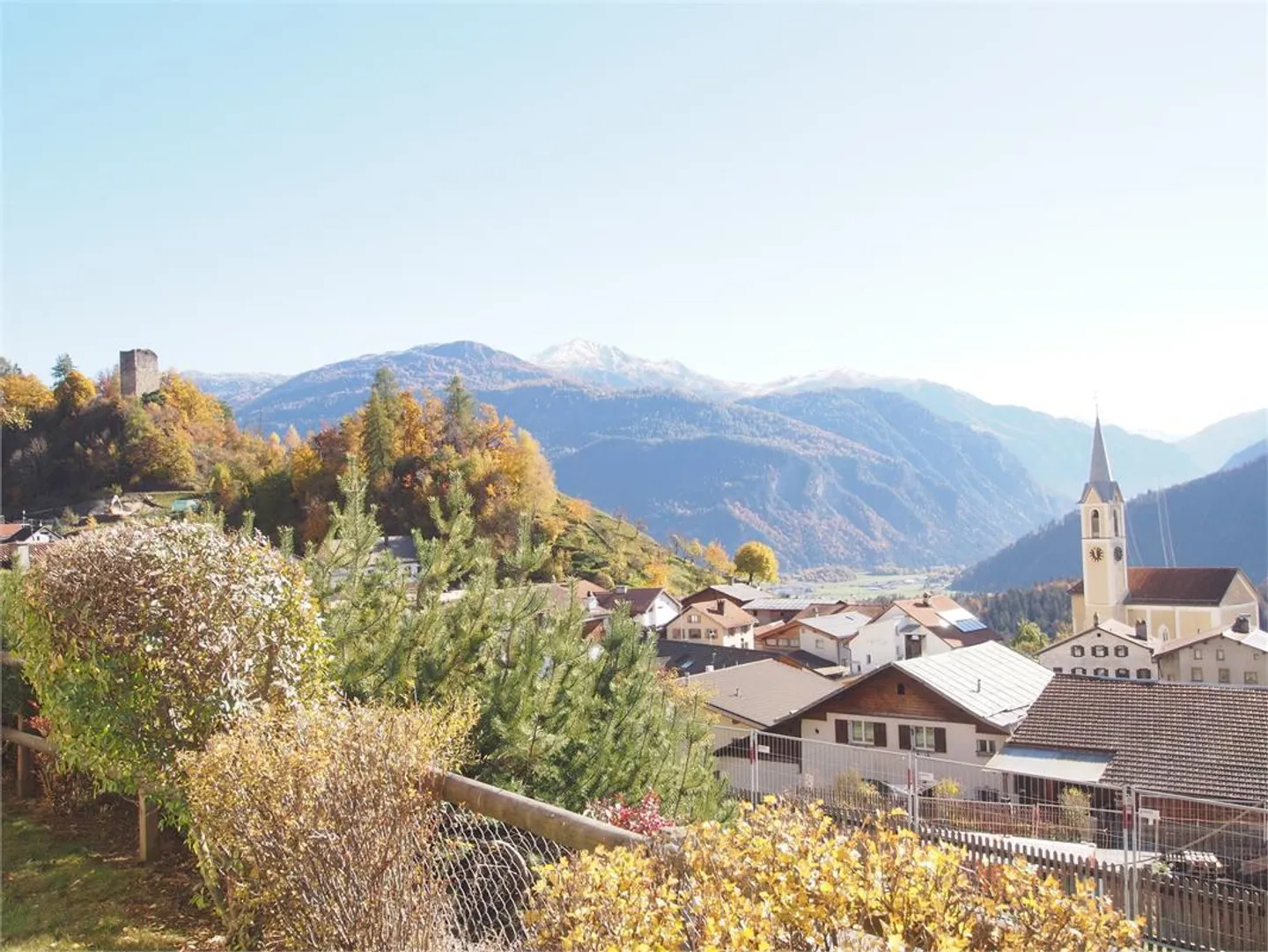 Appartamento soleggiato di 1,5 stanze a Trin - Foto 1 di 8