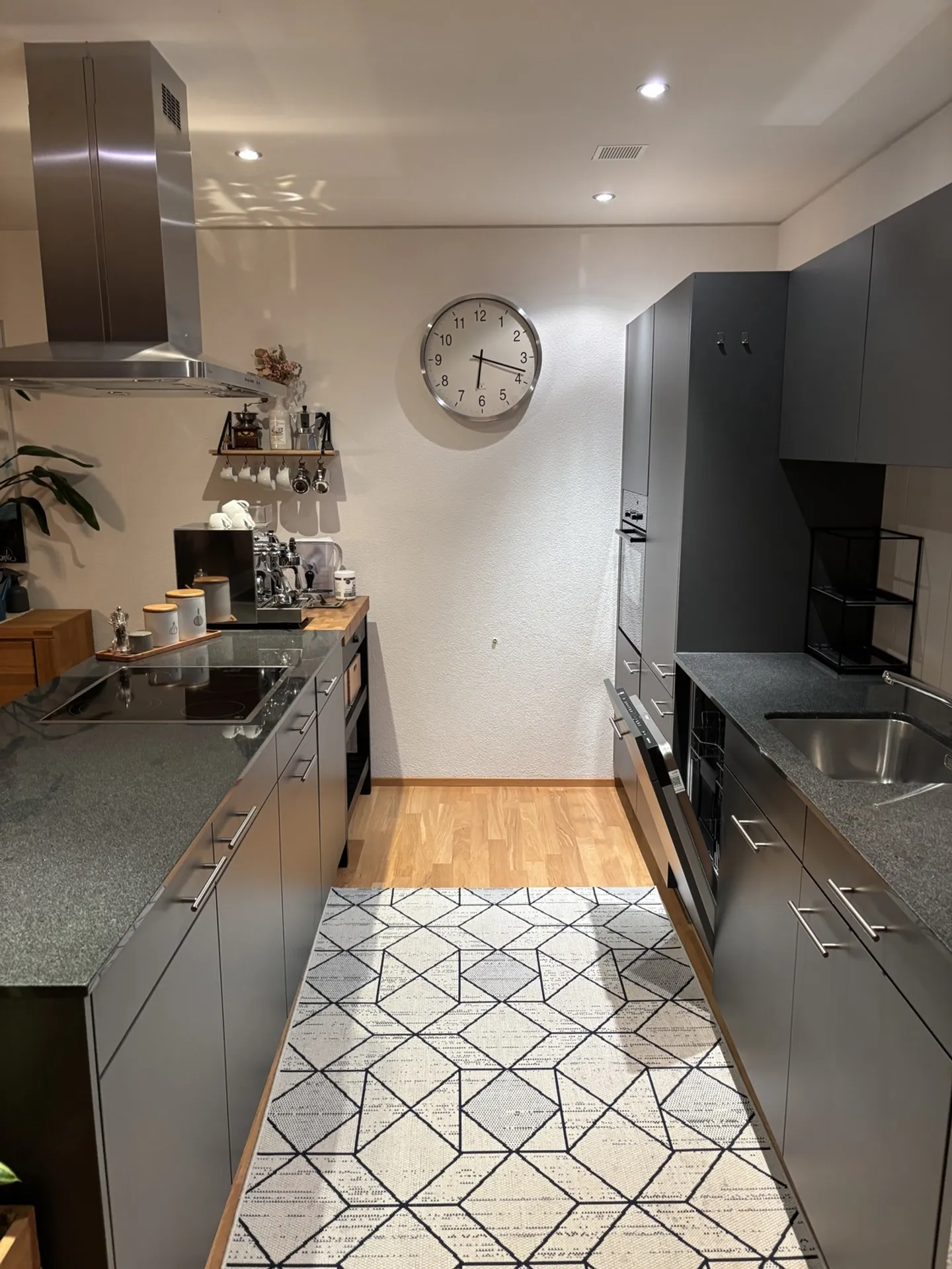 APPARTAMENTO ATTICO 3½ STANZE A WINTERTHUR - WÜLFLINGEN, ARREDATO, TEMPORANEO - Foto 4 di 7