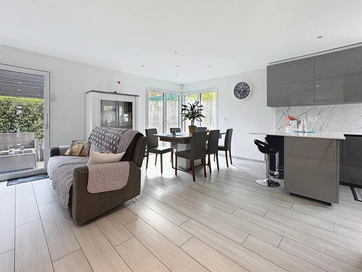 New Villa in Triplex - Photo 1 of 13