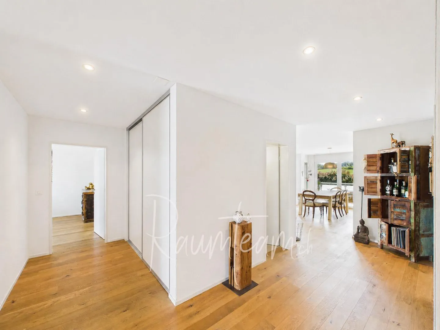 Bright apartment with a view of greenery - Photo 11 of 15