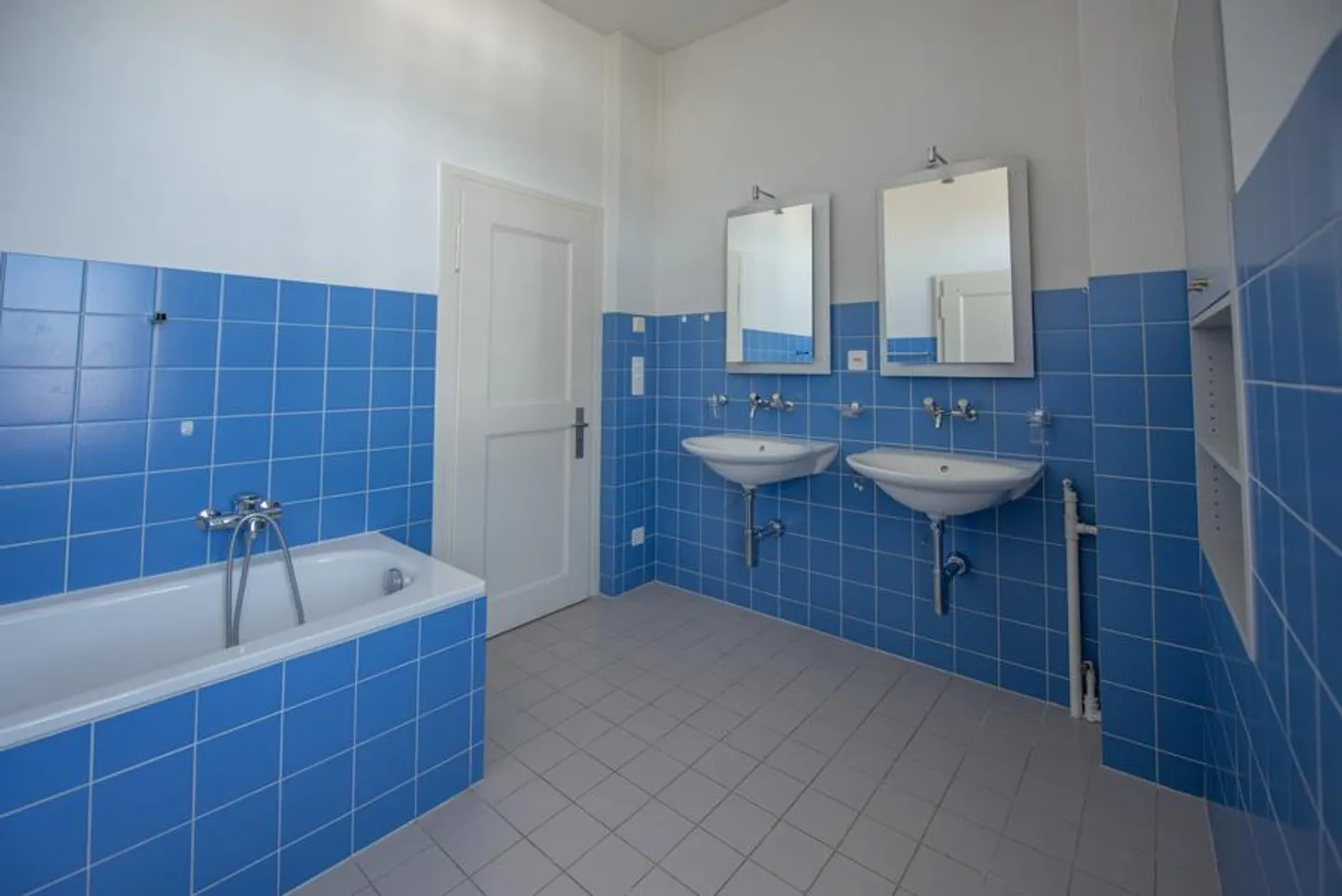 Room in beautiful old building in the middle of Schöftland - Photo 4 of 5