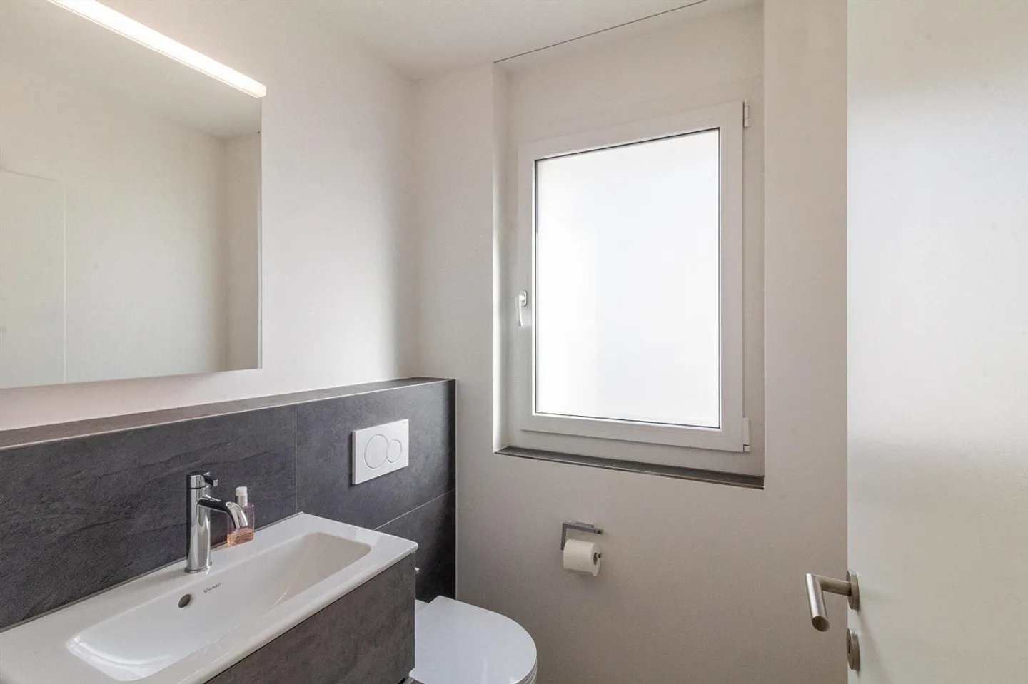 Appartamento moderno e luminoso di 3½ locali in una posizione tranquilla - Foto 6 di 13