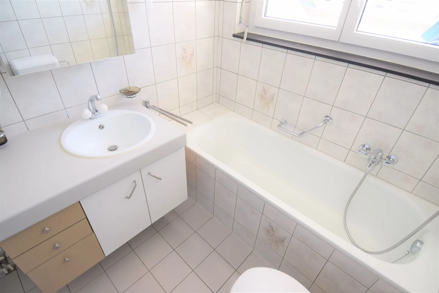 Appartement sous les combles de 3,5 pièces à Alchenflüh - Photo 4 sur 7