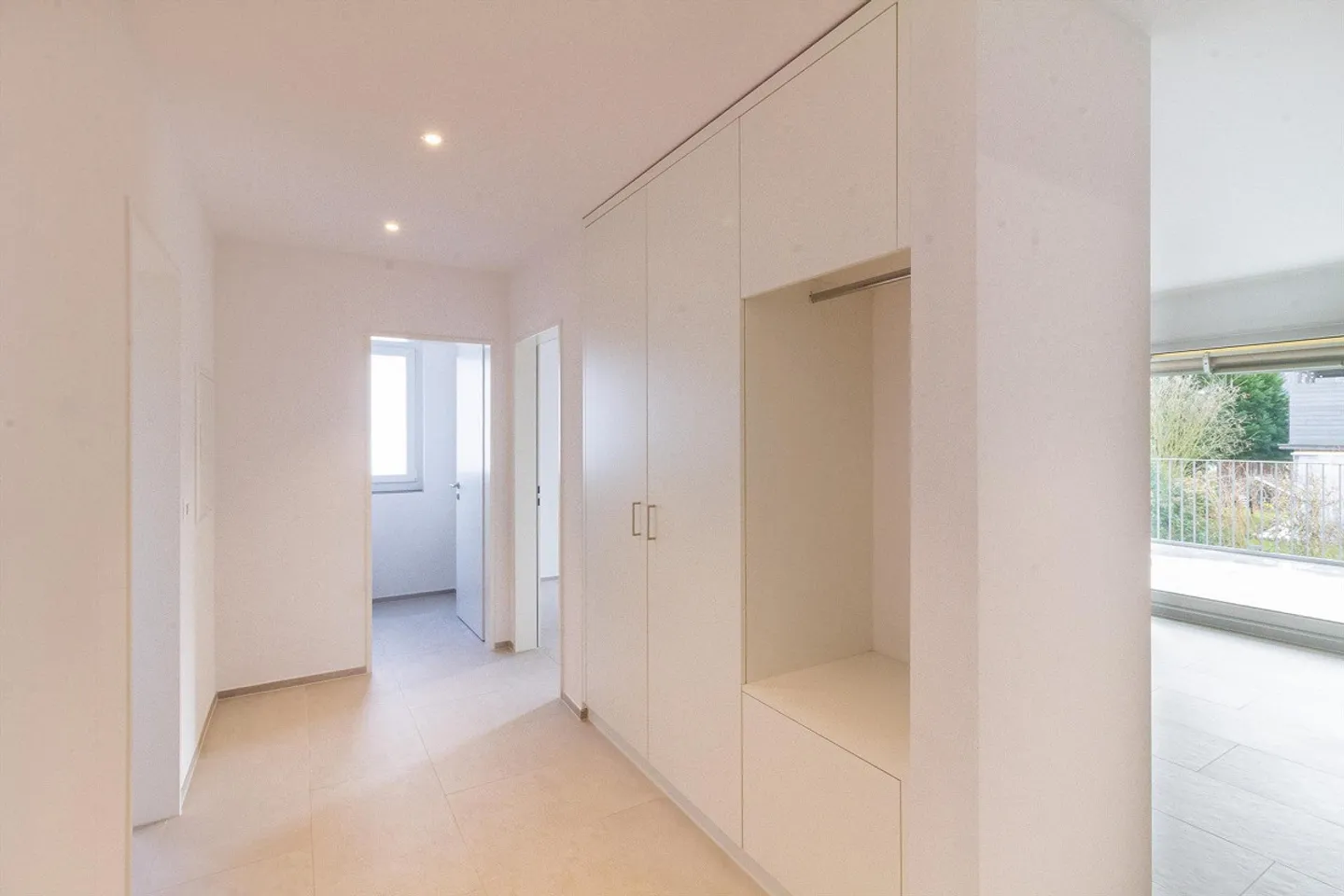 Appartamento moderno e luminoso di 3½ locali in una posizione tranquilla - Foto 9 di 13