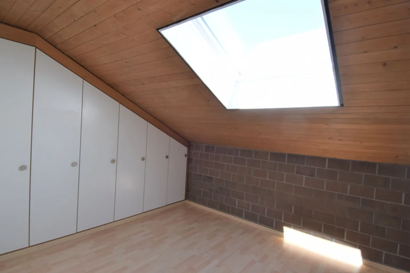 Appartement sous les combles de 3,5 pièces à Alchenflüh - Photo 6 sur 7