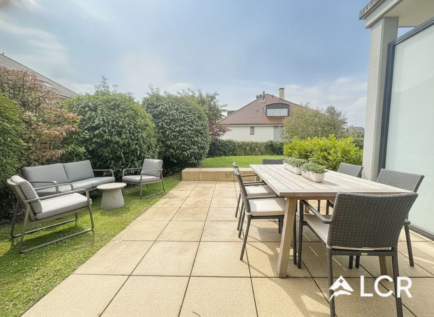 Magnificent 3.5 room furnished apartment with terrace and small garden - Photo 8 of 8