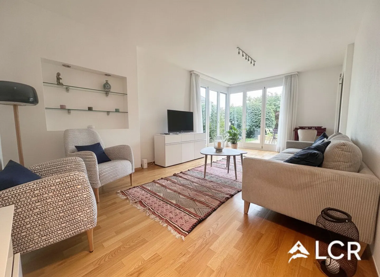 Magnificent 3.5 room furnished apartment with terrace and small garden - Photo 1 of 8