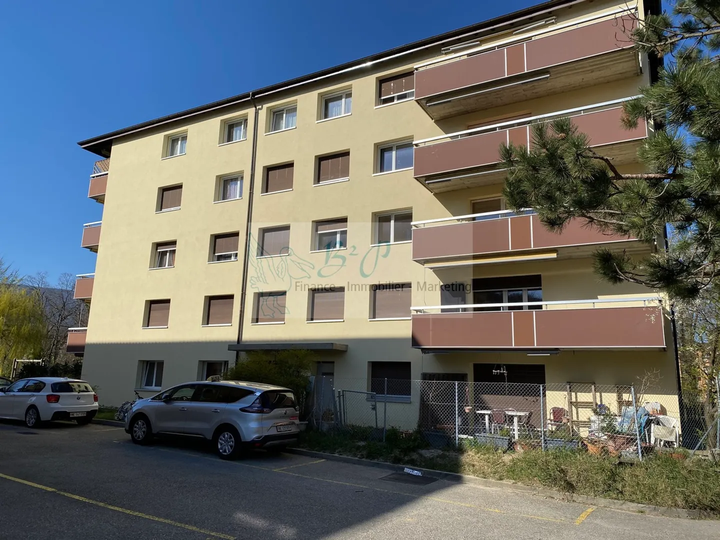 Appartamento spazioso con balcone - Foto 1 di 11