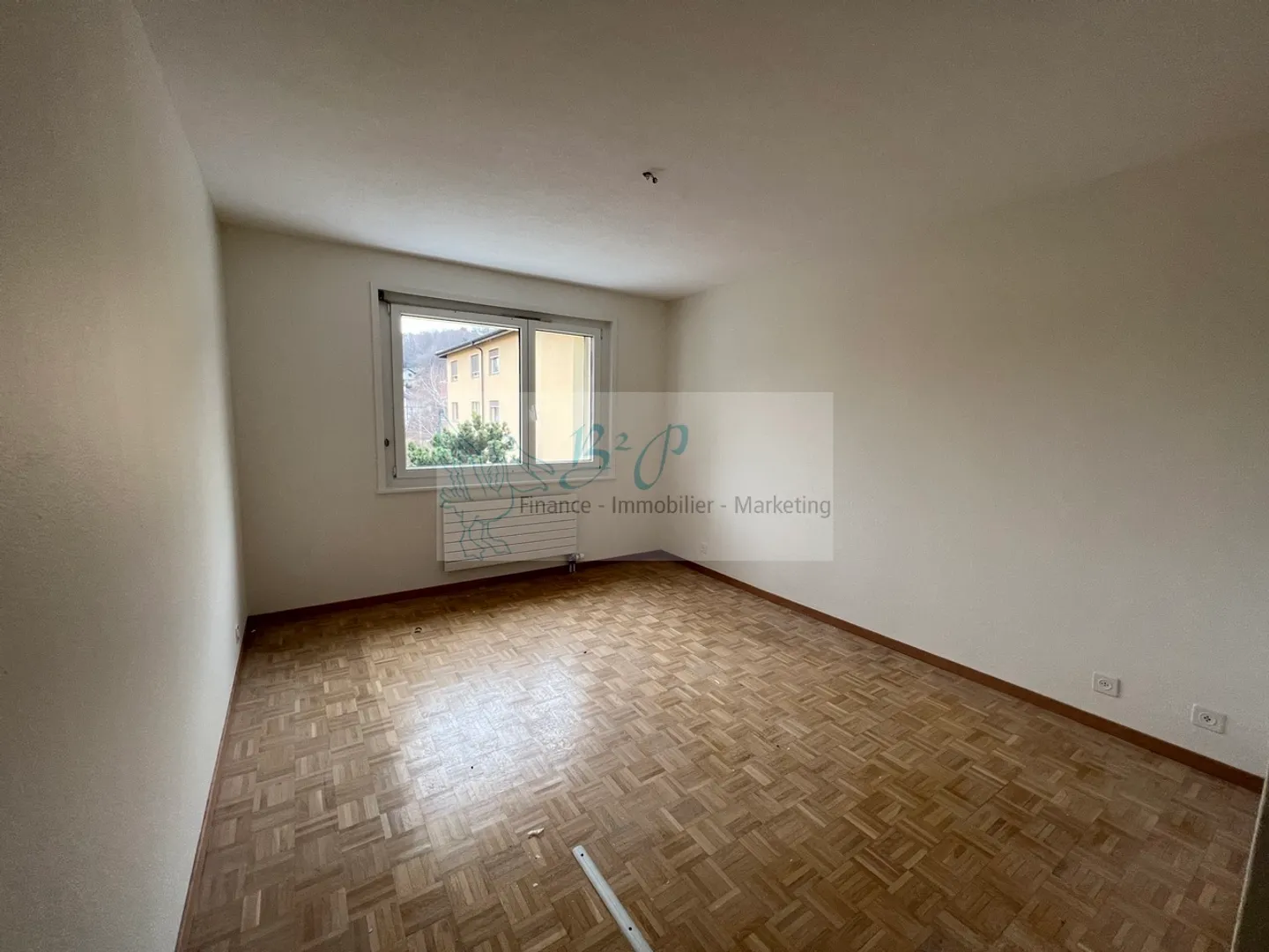 Appartamento spazioso con balcone - Foto 8 di 11