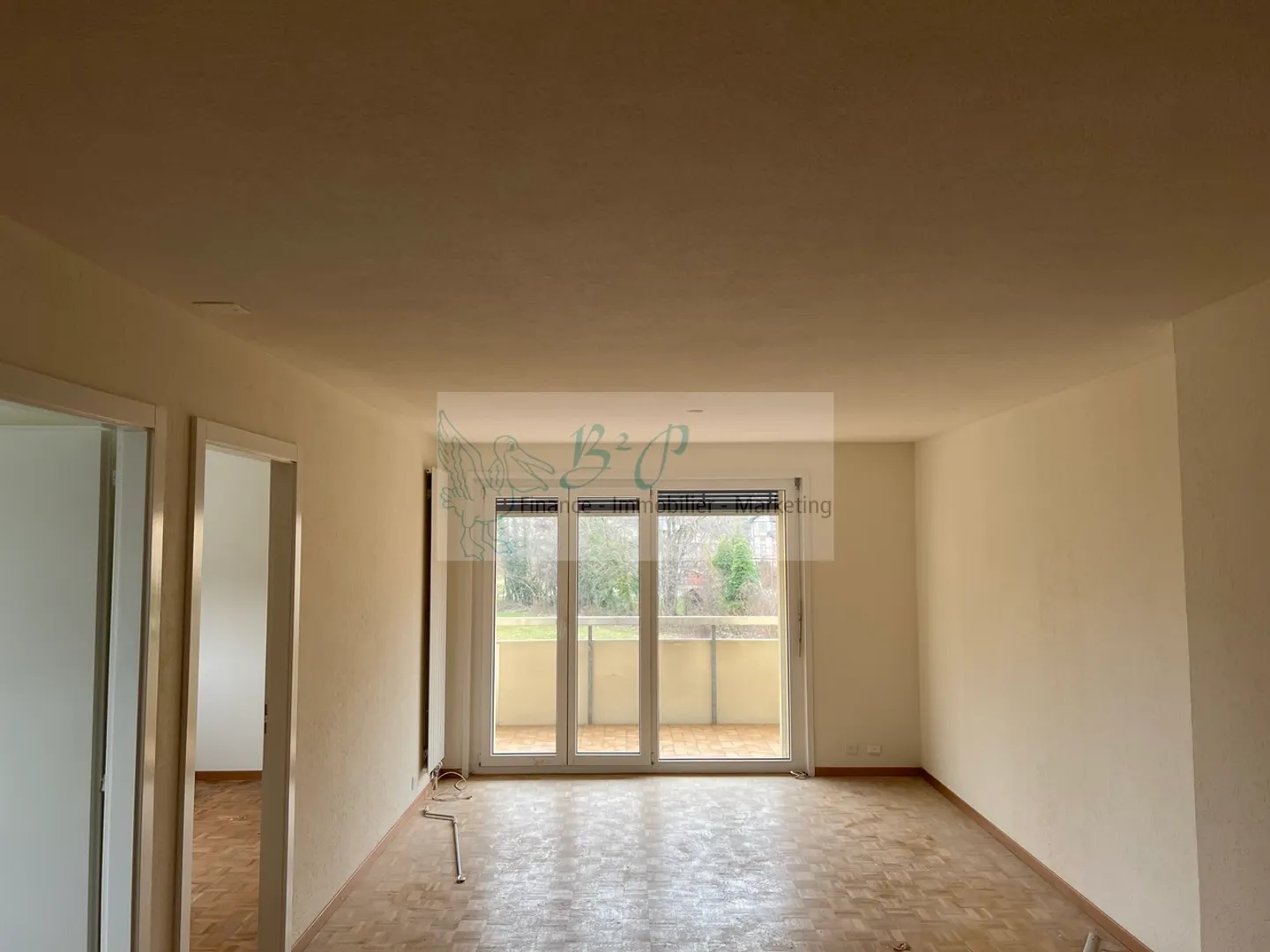 Appartamento spazioso con balcone - Foto 4 di 11