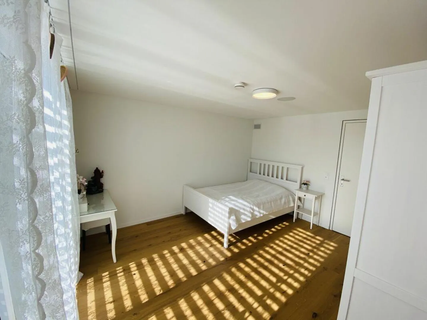 Incantevole bungalow di 4,5 stanze con giardino soleggiato e incantevoli aiuole rialzate - Foto 7 di 8