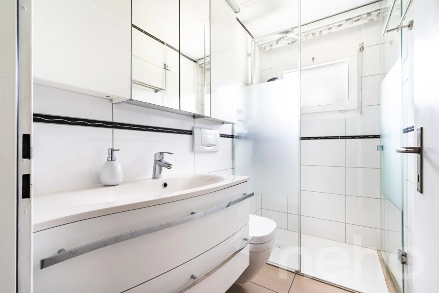 Charming Semi-Detached House - Photo 8 of 12