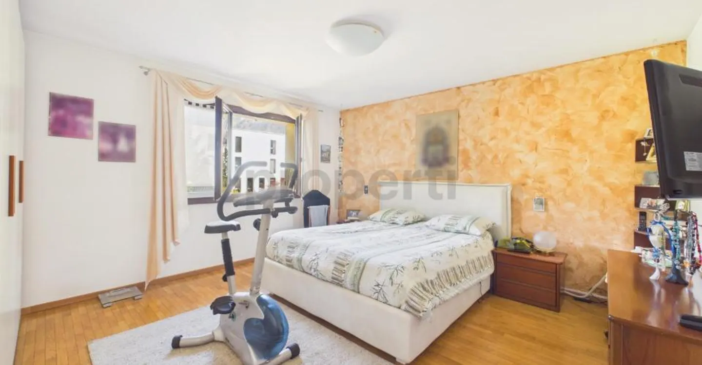 Elegant 5.5-room villa with large flat garden in Piotta - Photo 7 of 11