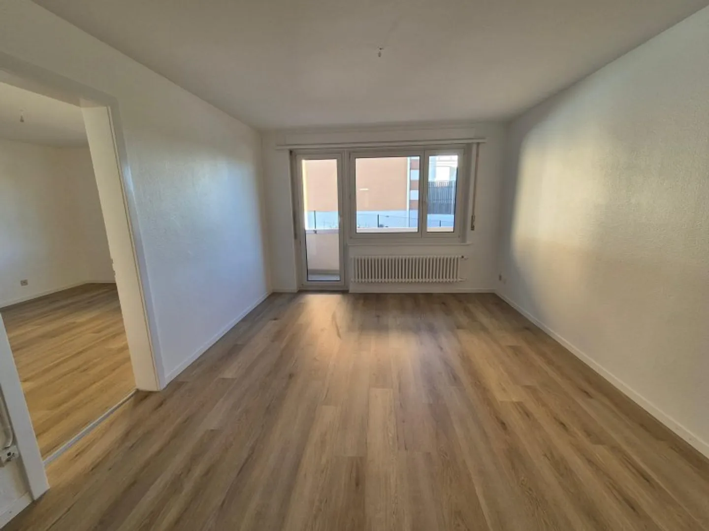 00128 - Appartamento 4 Camere - Rouges-Terres 33 A - HAUTERIVE - Foto 1 di 7