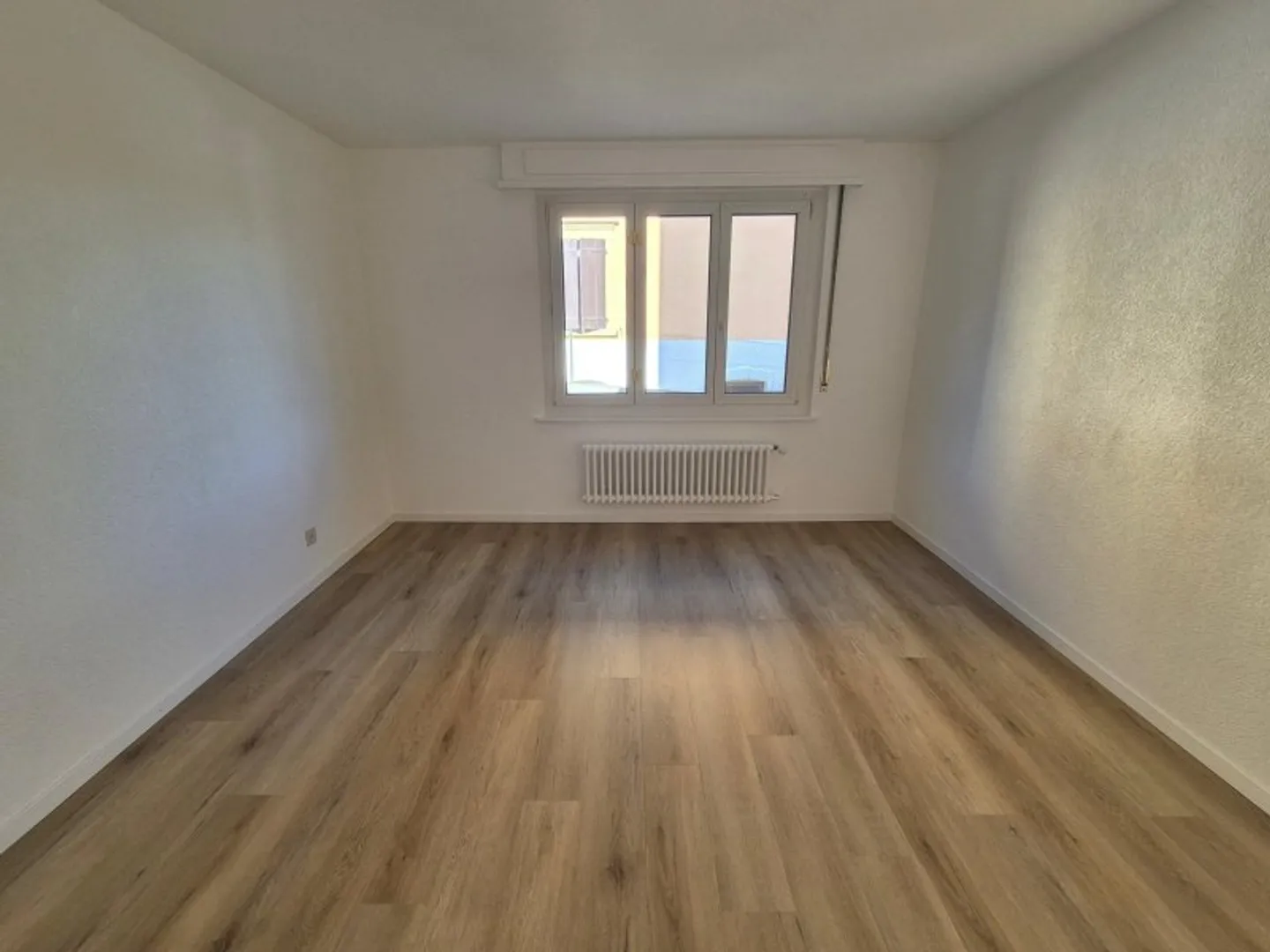 00128 - Appartamento 4 Camere - Rouges-Terres 33 A - HAUTERIVE - Foto 2 di 7