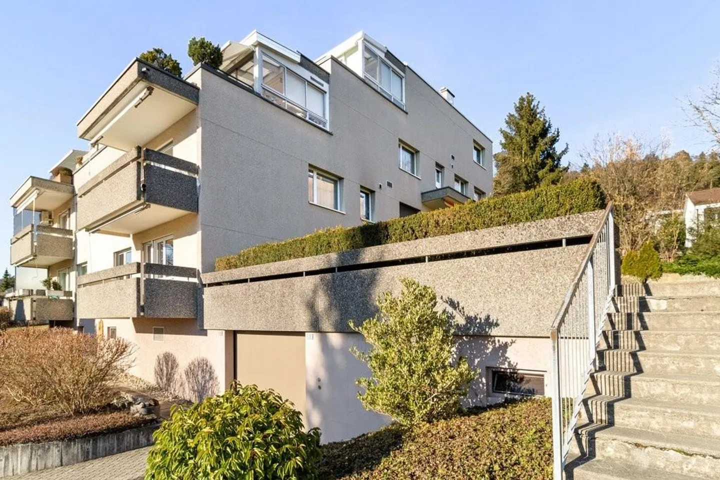 Vie moderne, nature juste devant la porte - Photo 1 sur 10