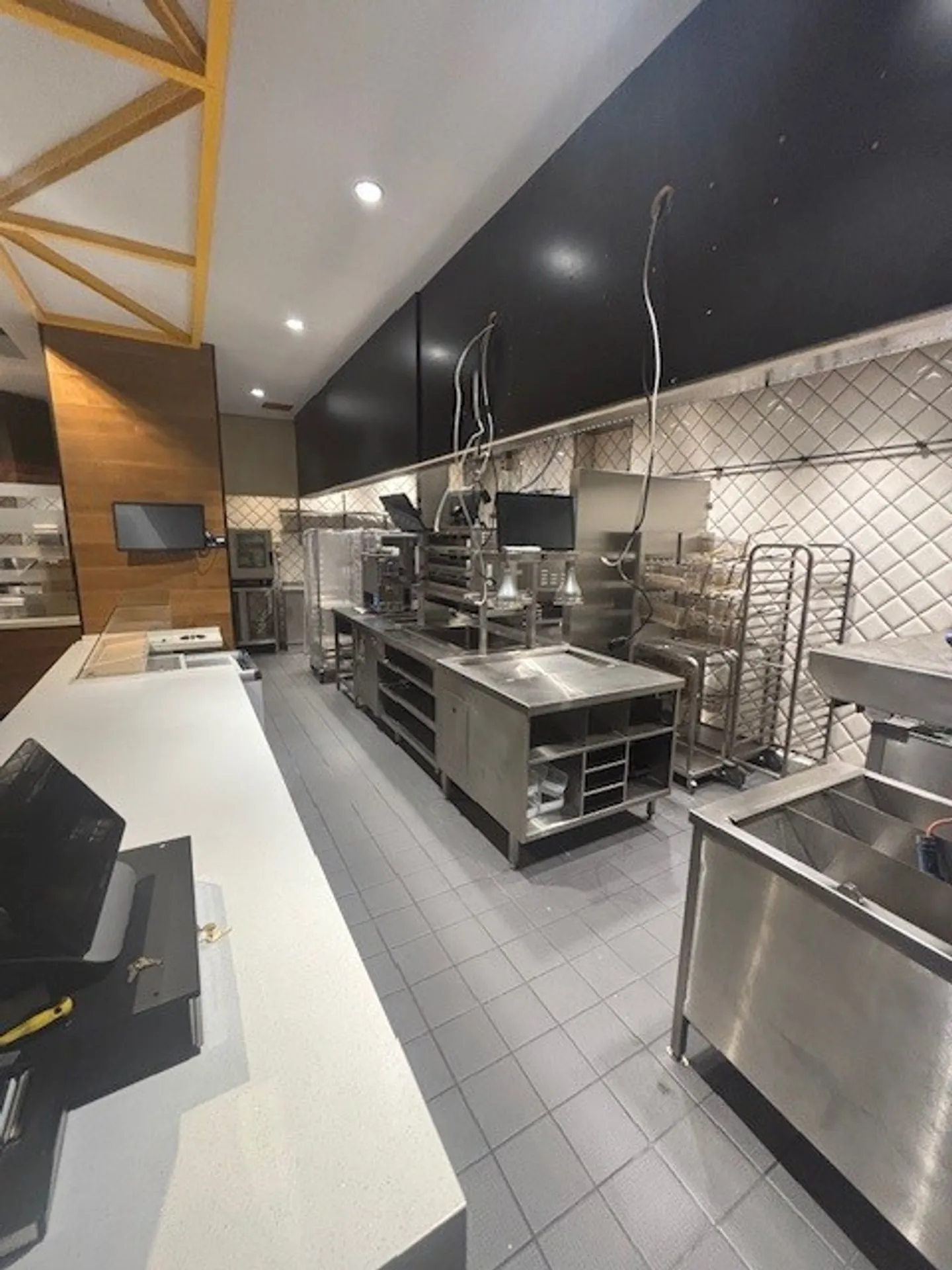 Restaurant for rent in a central location near Schifflände - Photo 6 of 12