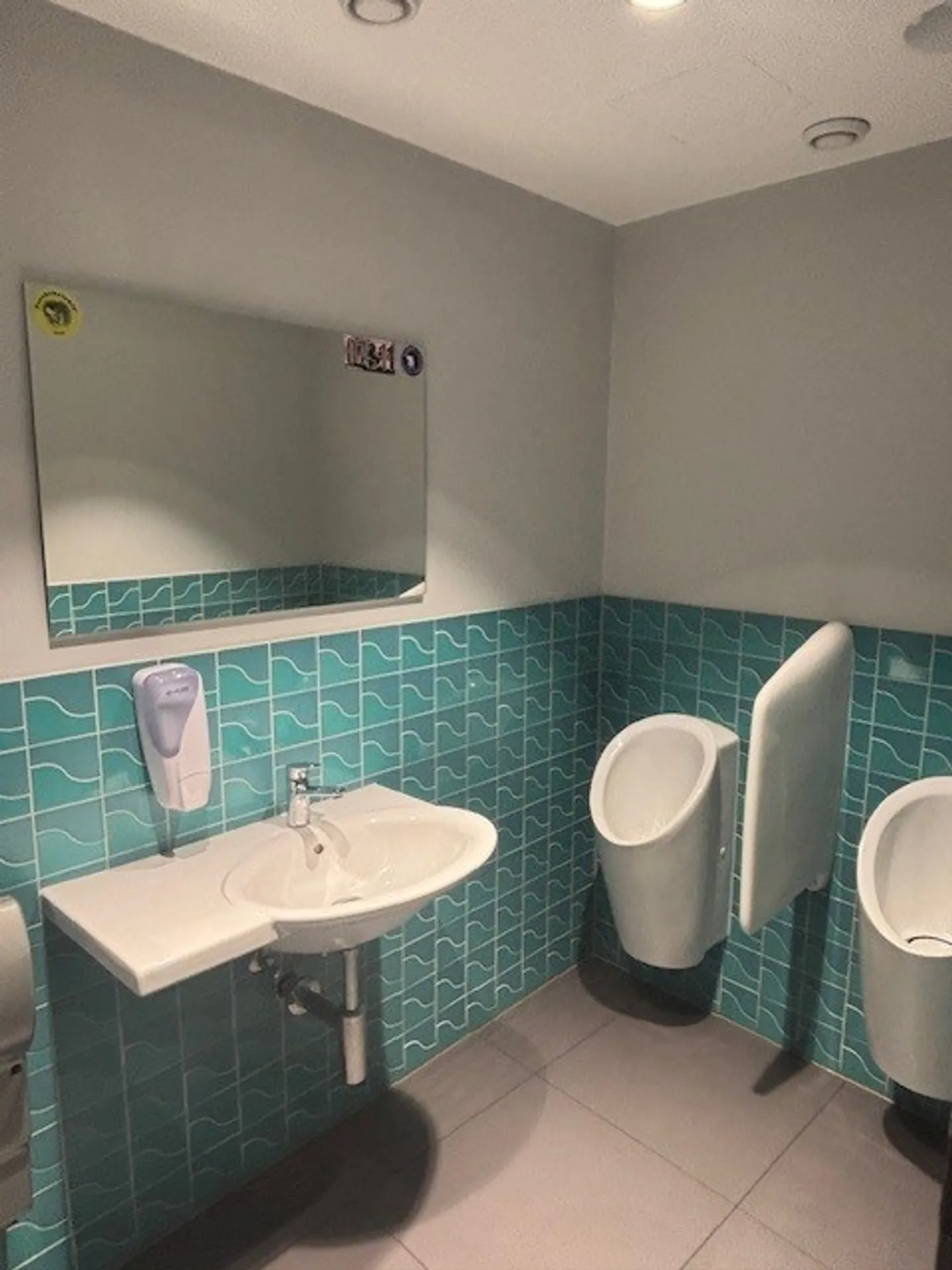 Restaurant for rent in a central location near Schifflände - Photo 9 of 12