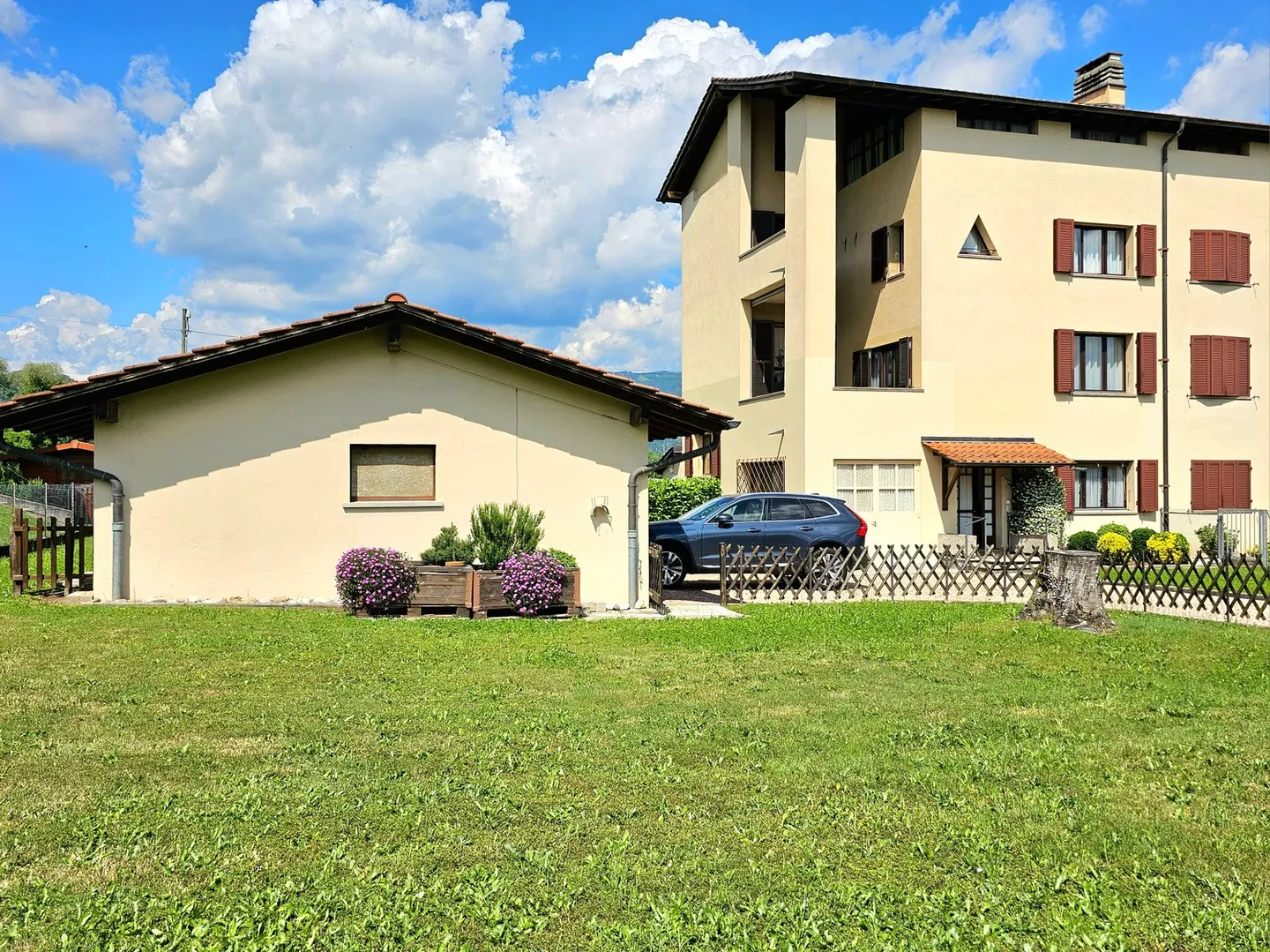 Maison individuelle confortable avec grand jardin et indices de construction importants à Stabio - Photo 1 sur 17