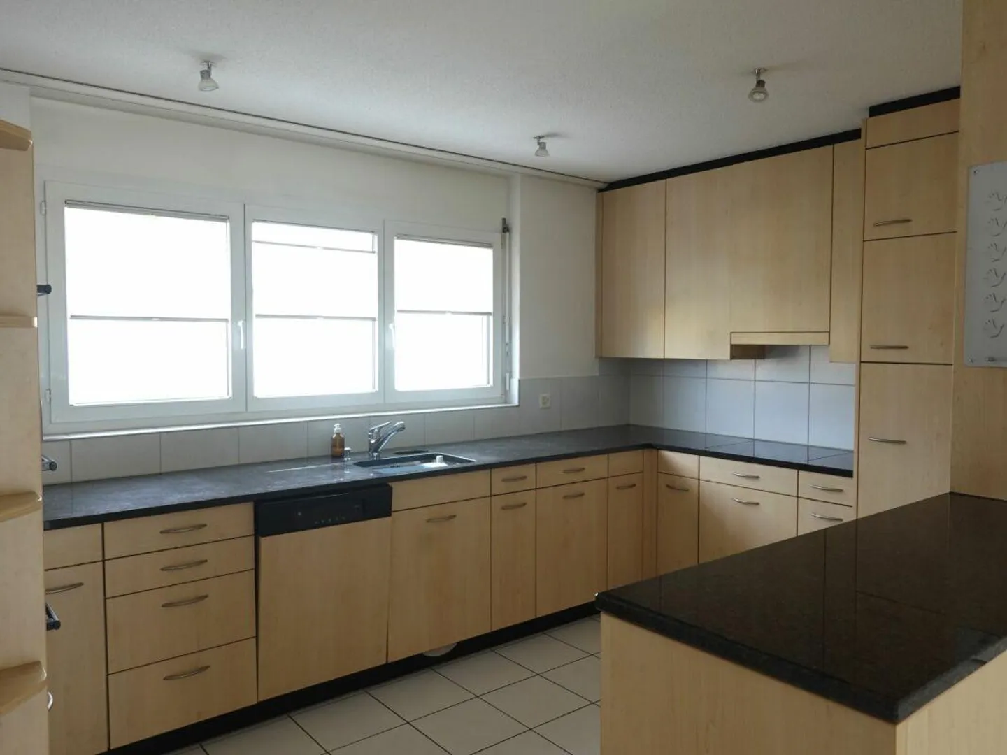 Exclusive 3.5-room condominium with large balcony in a popular location in Wiesendangen - Photo 1 of 5