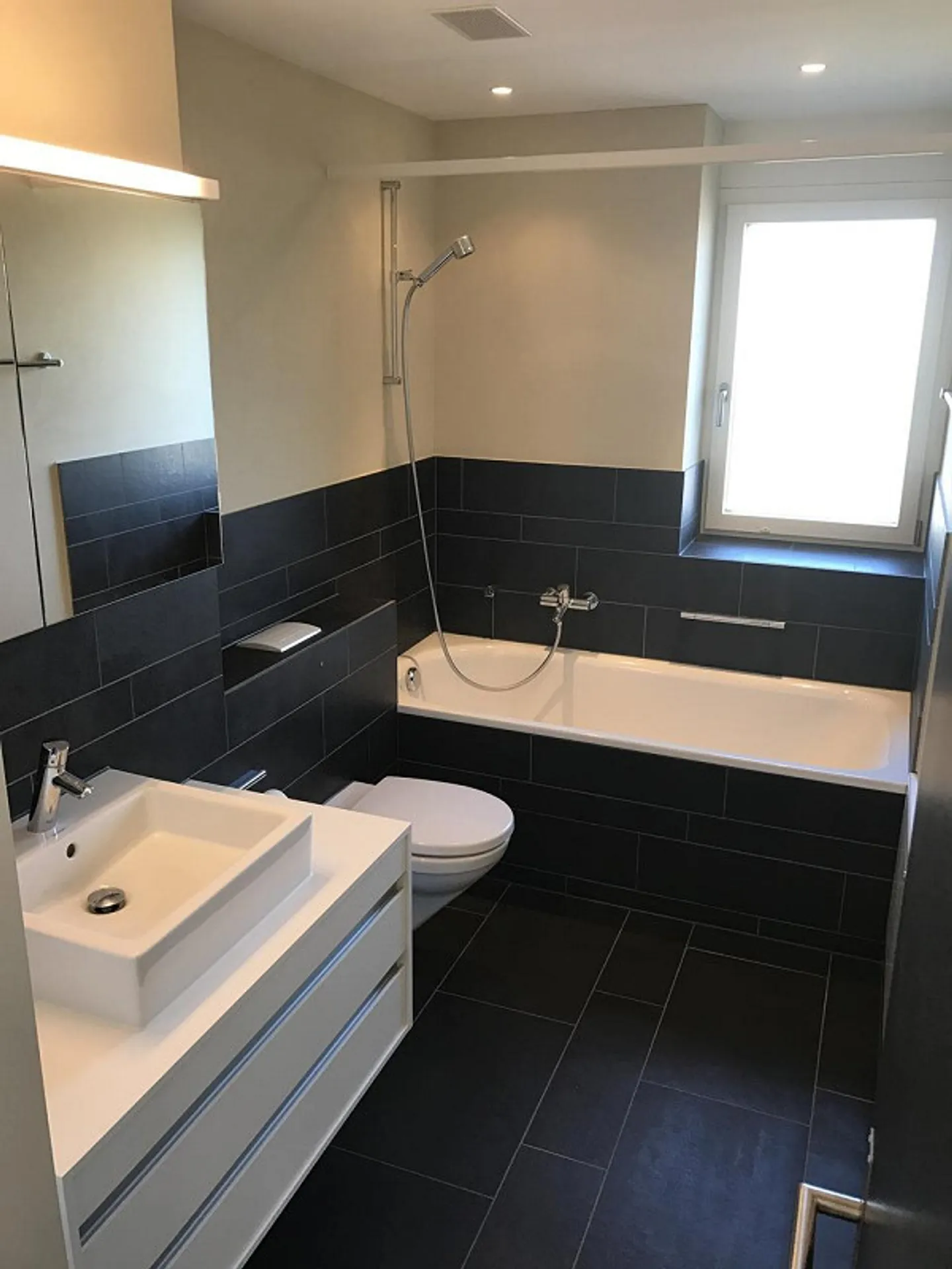 Moderne 4.5-Zimmer-Wohnung in der Überbauung Hohburg in Belp - Photo 5 sur 7