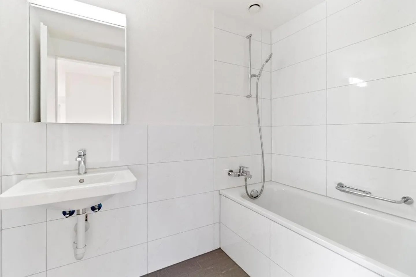 Vie moderne, nature juste devant la porte - Photo 9 sur 10