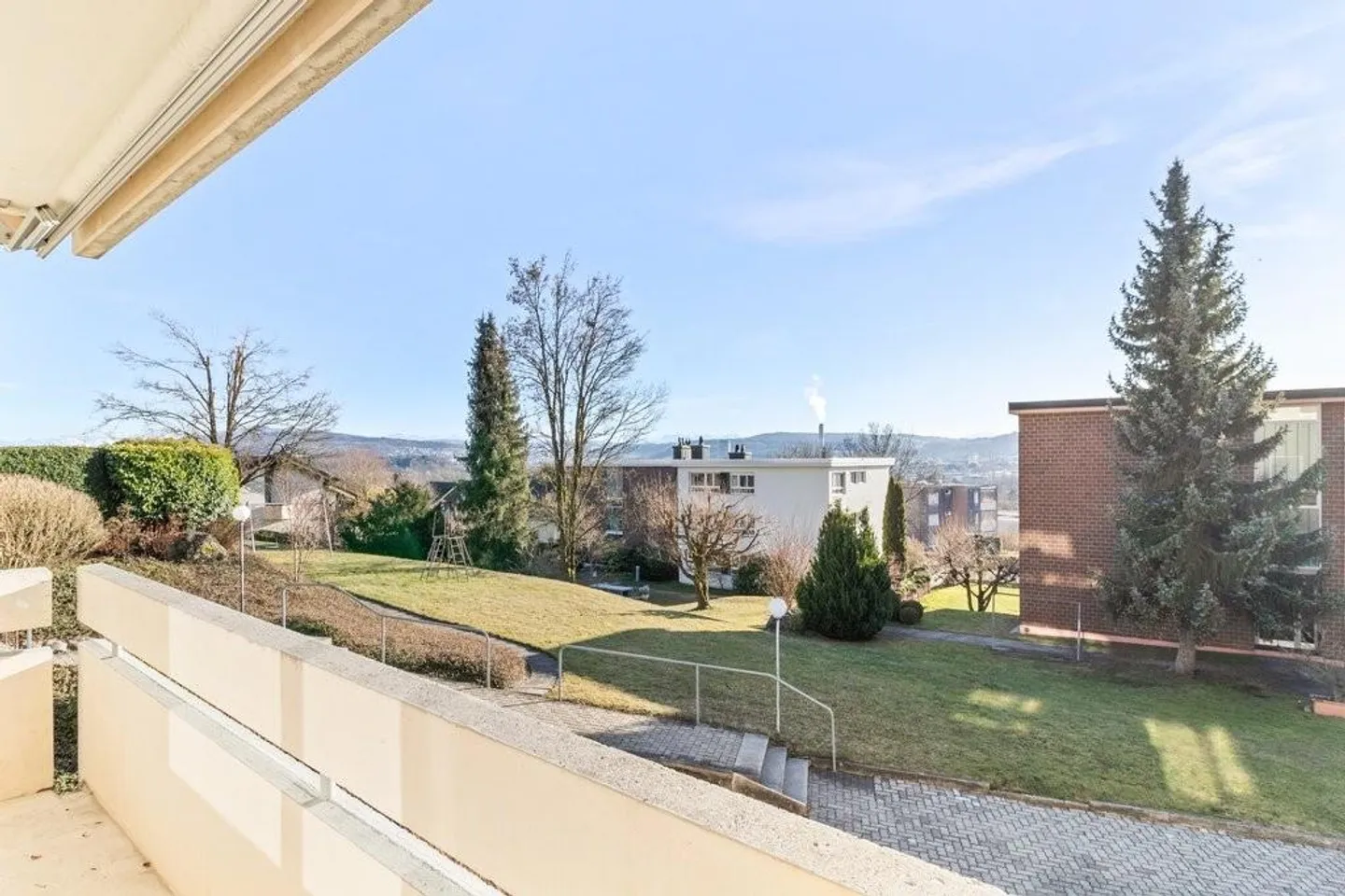 Vie moderne, nature juste devant la porte - Photo 10 sur 10