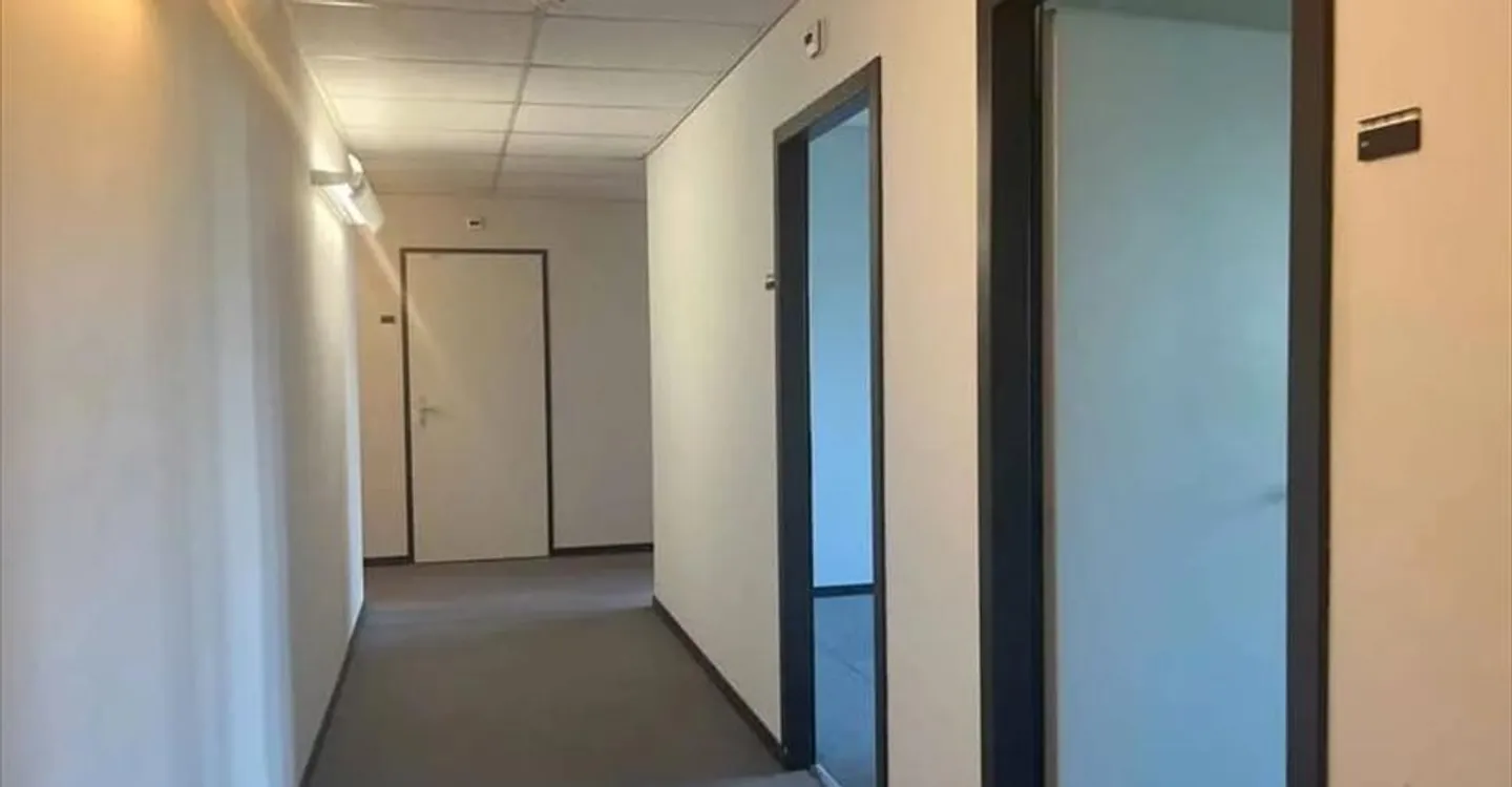 Bureau à louer - Photo 5 sur 9