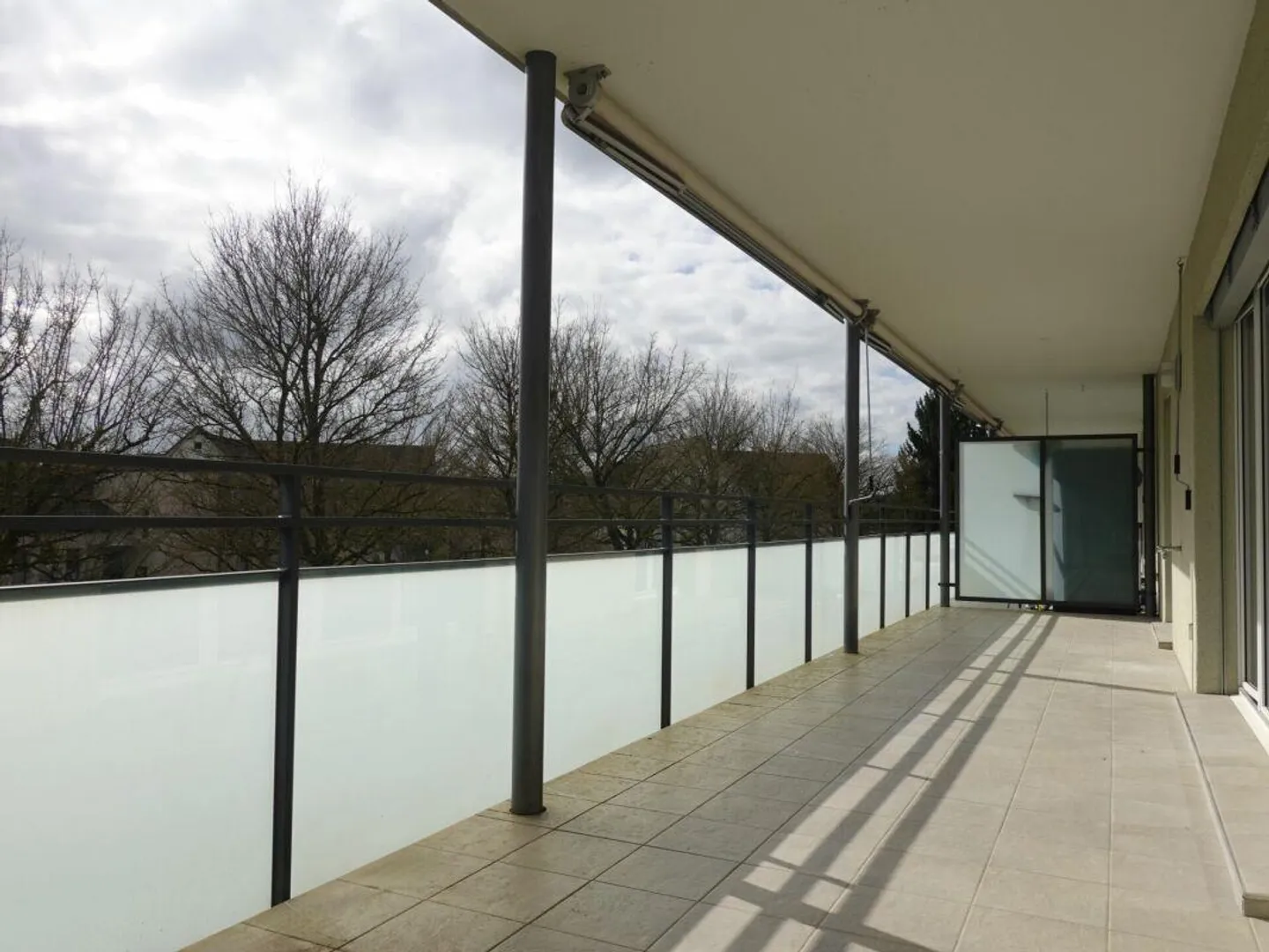 Exclusive 3.5-room condominium with large balcony in a popular location in Wiesendangen - Photo 4 of 5