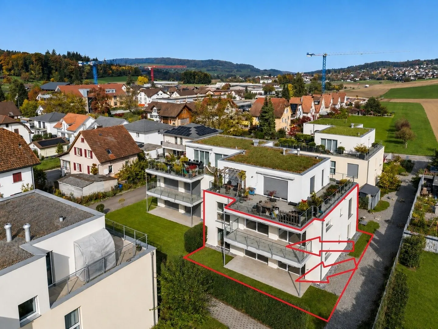 Vivre comme dans une maison individuelle - Belle maisonette de 5,5 pièces avec espace jardin et balcon à Fahrwangen au bord du lac Hallwil - Photo 2 sur 16