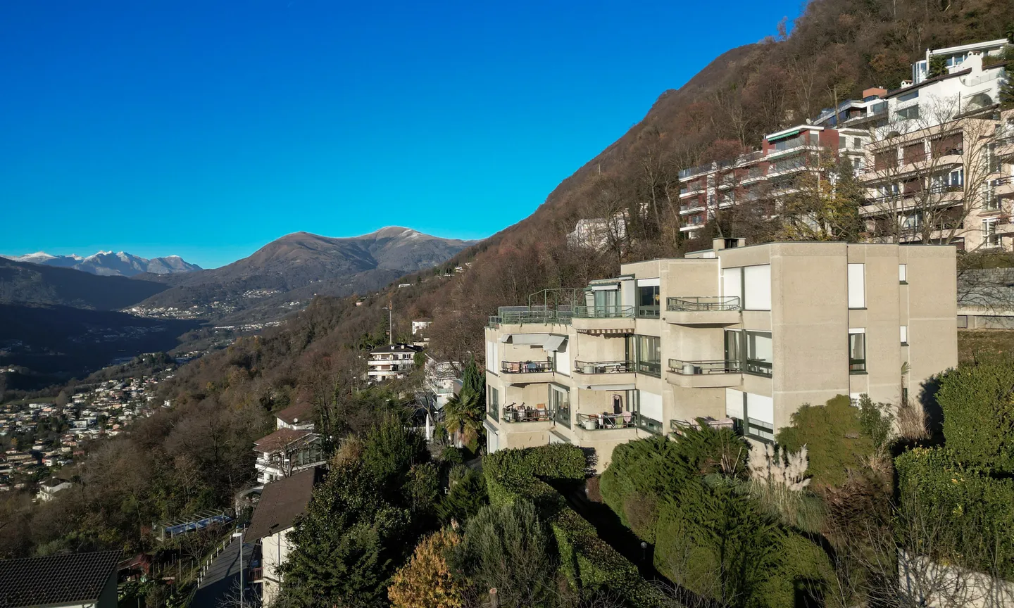 Appartement spacieux de 3,5 pièces avec vue imprenable sur le lac à Aldesago - Photo 1 sur 9