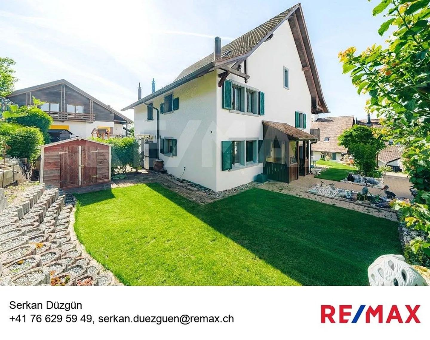 Family-friendly semi-detached house with garden in a quiet location - Photo 1 of 13