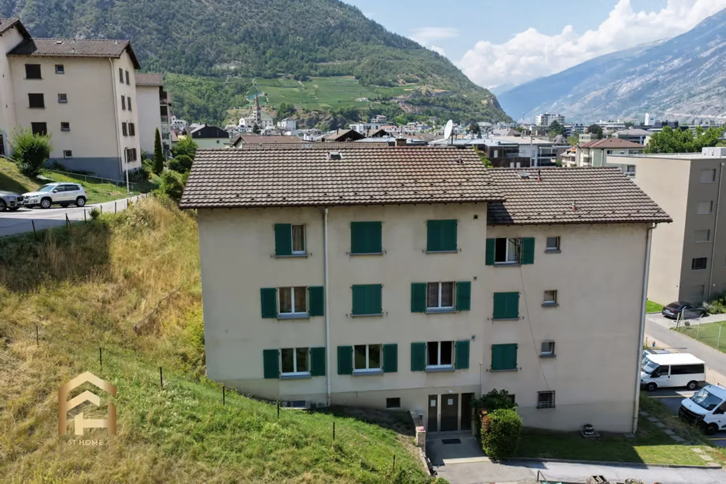 Attractive Investment Opportunity: Renovated 4.5 Room Apartment with Small Balcony - Photo 13 of 13