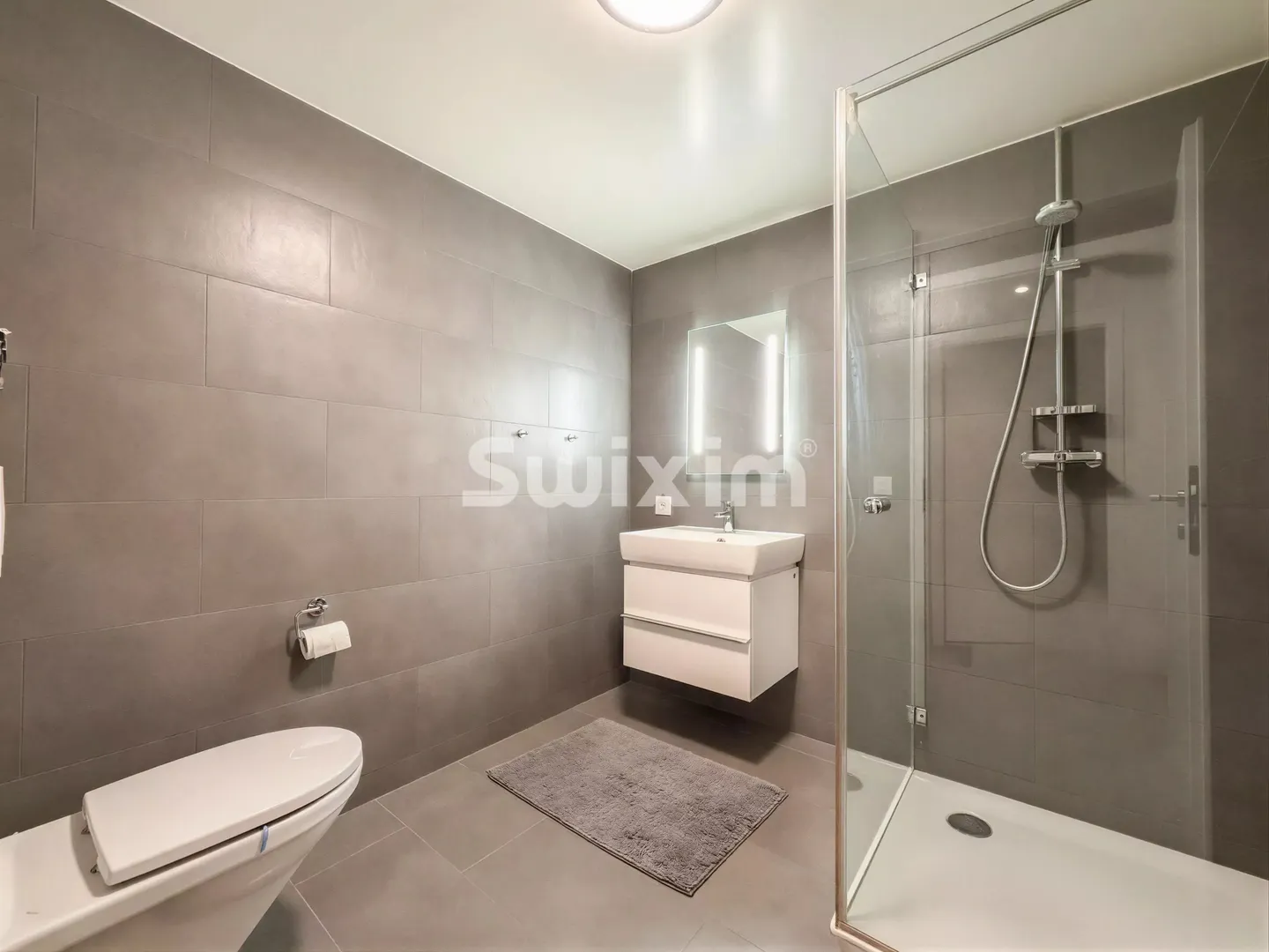 Modern Semi-Detached House - Photo 9 of 11