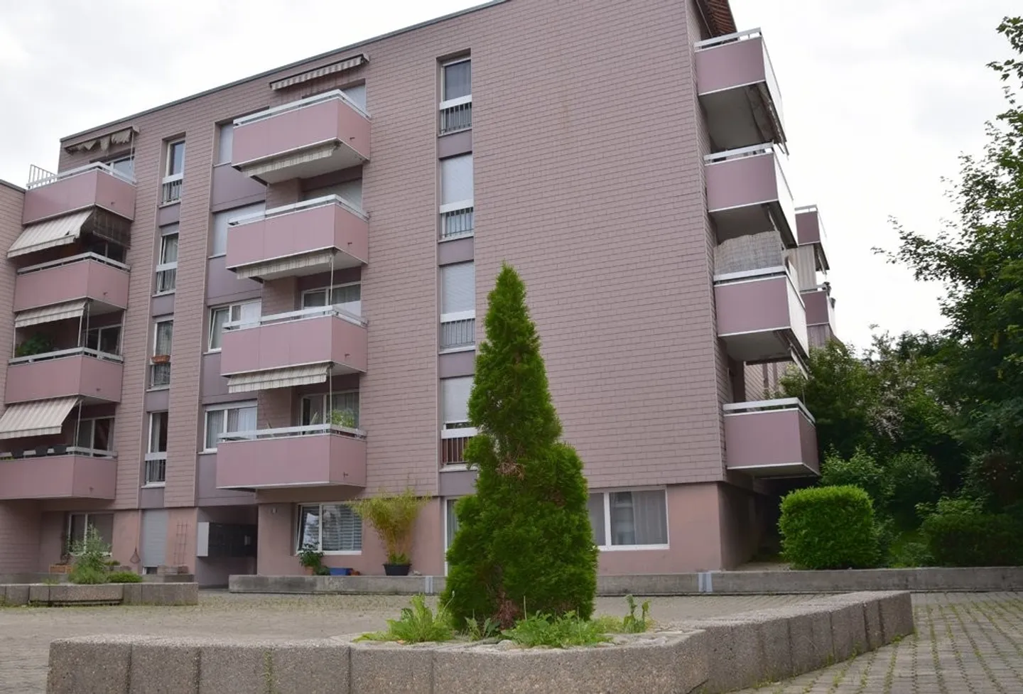 Spacious and Bright Accommodation - Photo 8 of 9