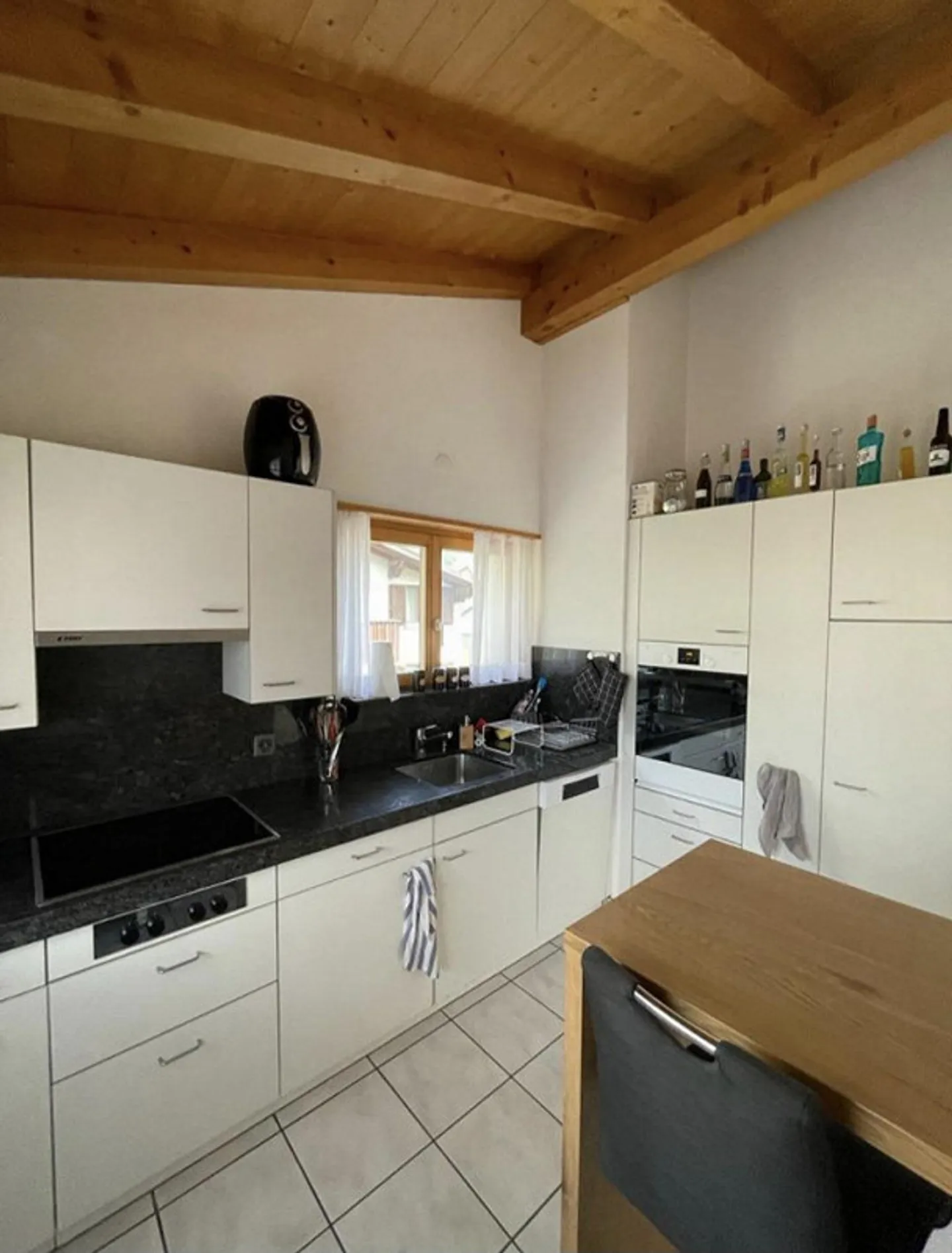 4 1/2 Room Apartment 1st Floor with Cellar Compartment - Photo 4 of 13