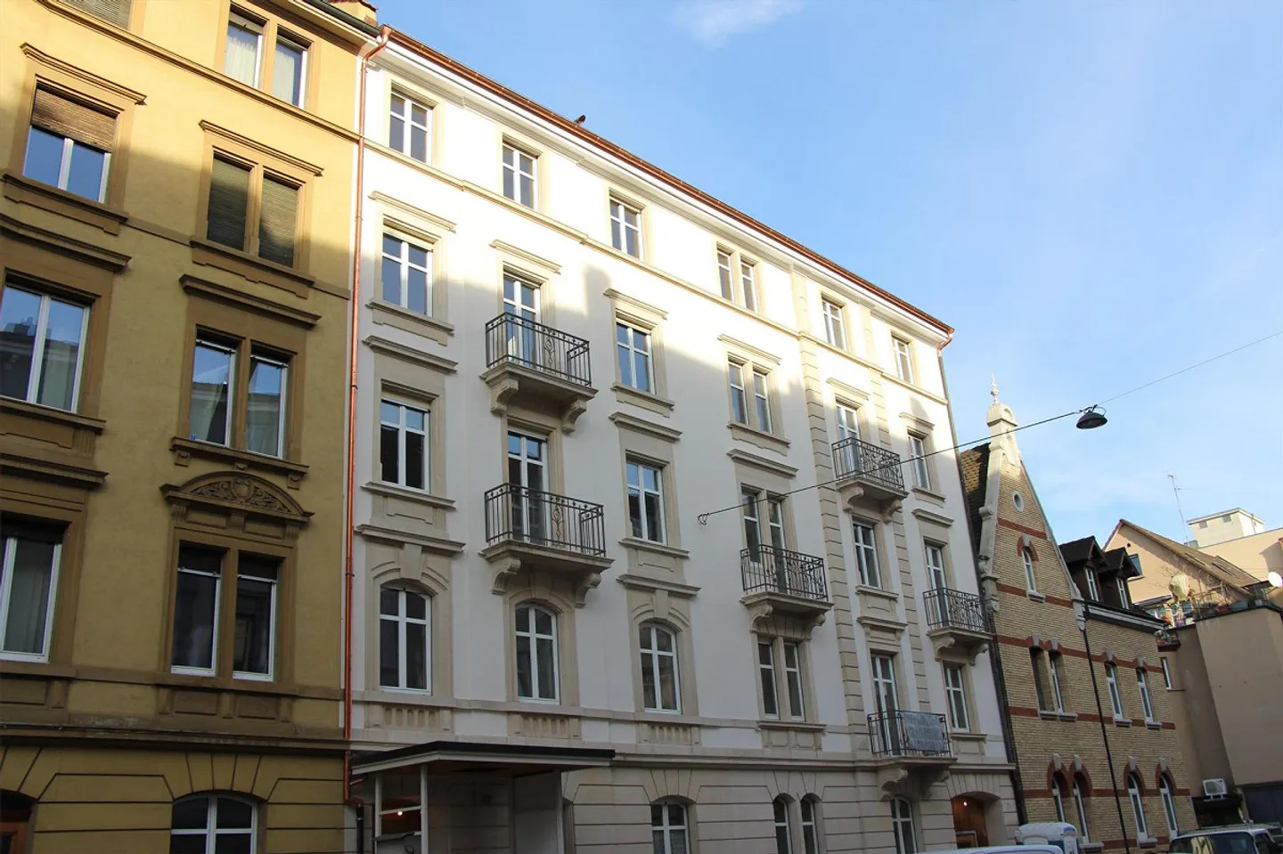Appartamento in edificio storico a Gundeli vicino alla chiesa Heiliggeist - Foto 1 di 8
